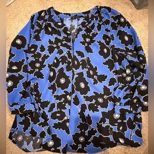 Adrienne Vittadini Blue and Black Floral Top
